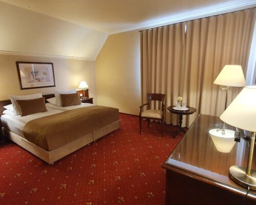 https://www.gardenclub.ro/hotel/