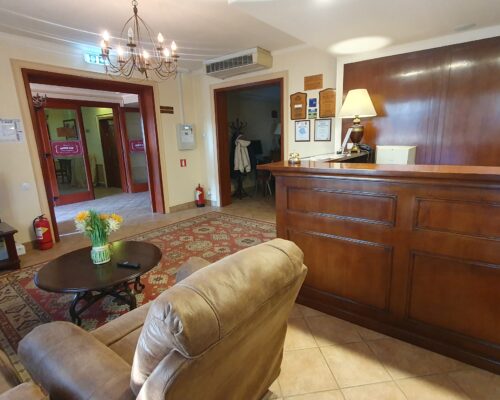 https://www.gardenclub.ro/hotel/