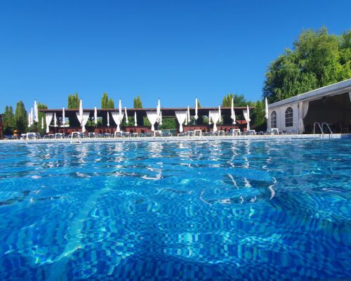 https://www.gardenclub.ro/piscina/