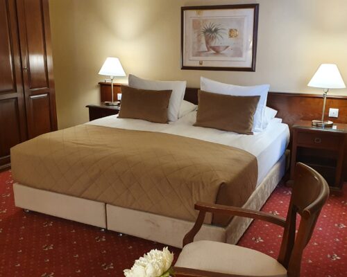 https://www.gardenclub.ro/hotel/