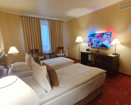 https://www.gardenclub.ro/hotel/