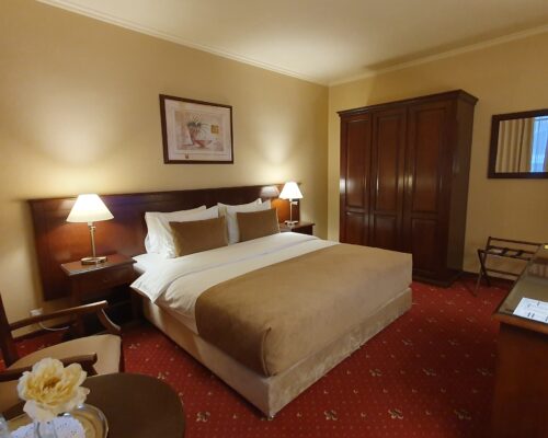 https://www.gardenclub.ro/hotel/