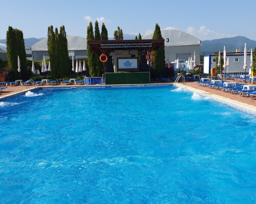 https://www.gardenclub.ro/piscina/
