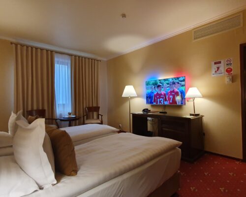 https://www.gardenclub.ro/hotel/