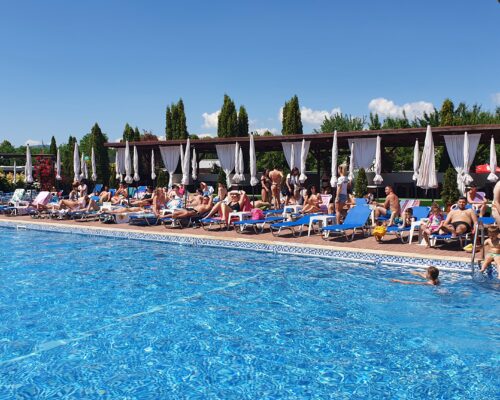 https://www.gardenclub.ro/piscina/