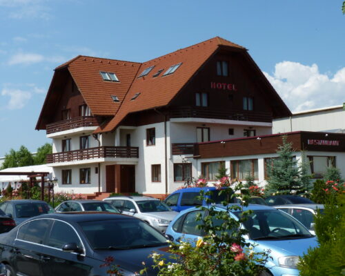 https://www.gardenclub.ro/hotel/